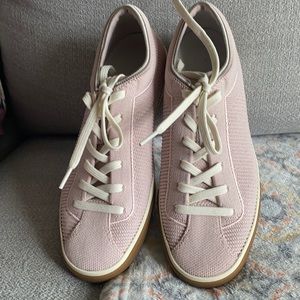 Rothy’s tennis shoe! Barely woren.